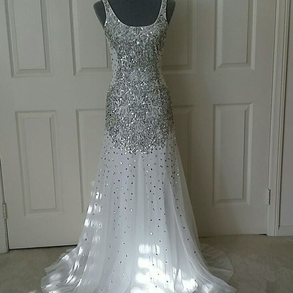 Adrianna Papell Dresses & Skirts - NWOT Adrianna Papell Prom/Wedding